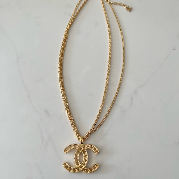 ❌SOLD❌CHANEL NECKLACE - Picture 3 of 6